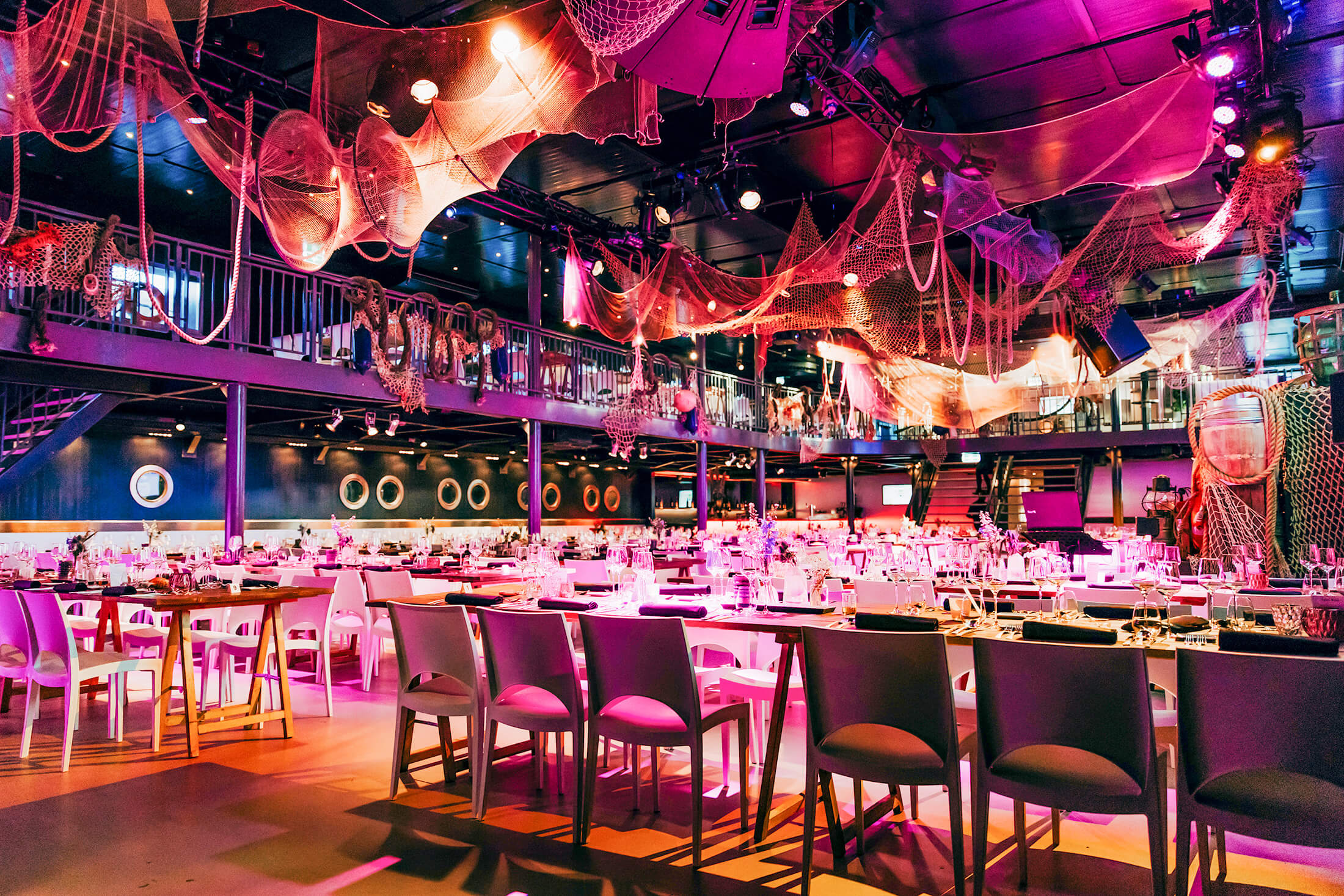Organise a company dinner at Oceandiva