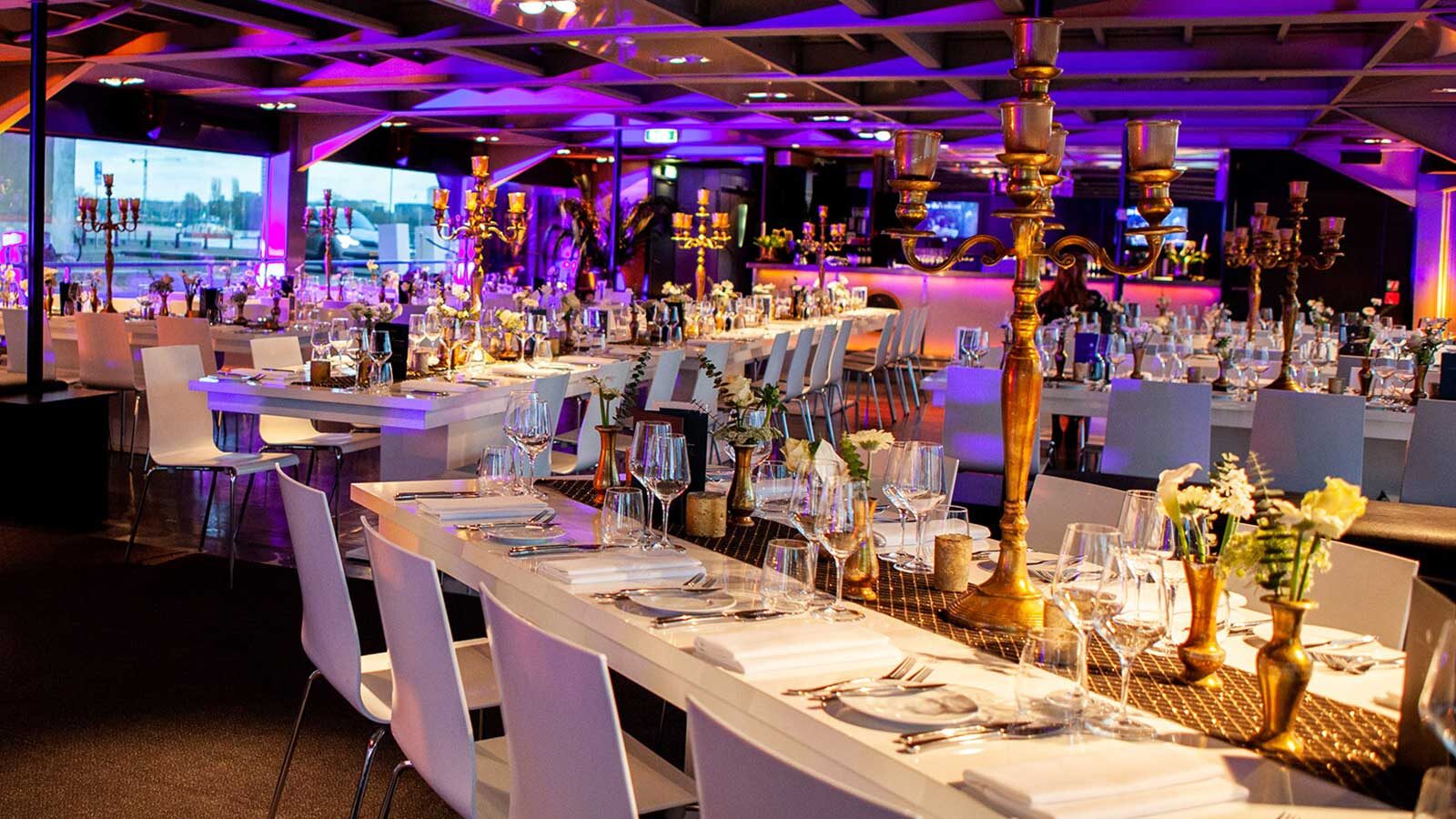 Organise a company dinner with a group at Oceandiva Futura