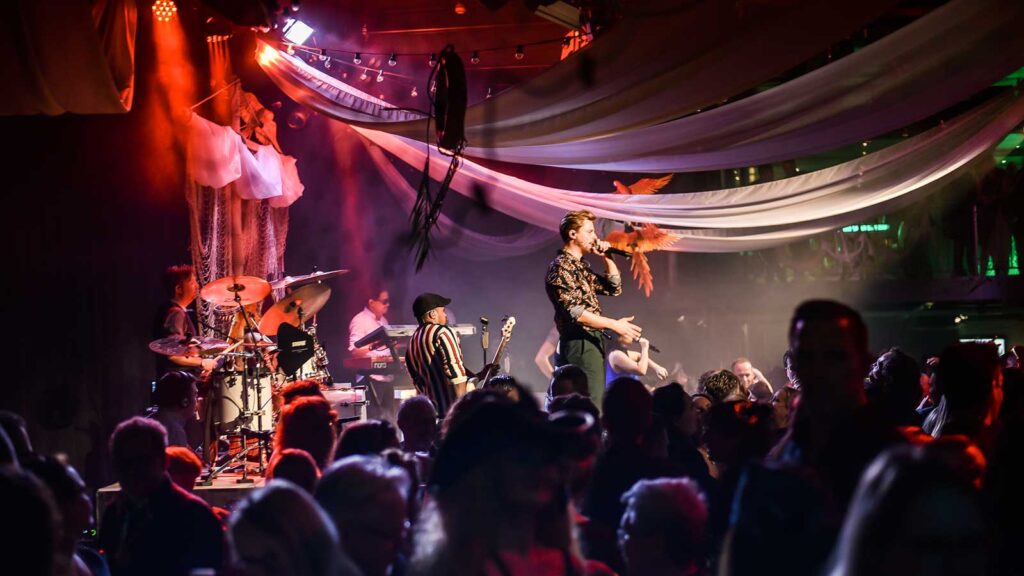 Company party at Oceandiva with live music band